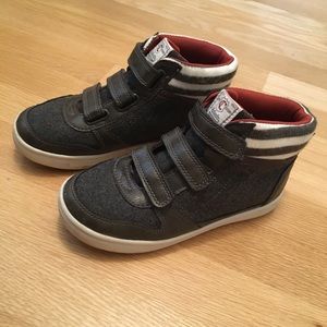 Boys Velcro Hightop Shoes Size 2